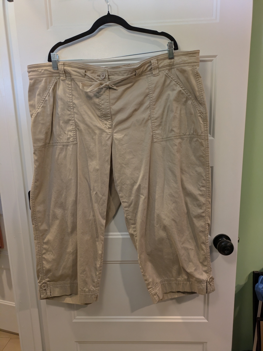 Jones New York Khaki Capri Pants